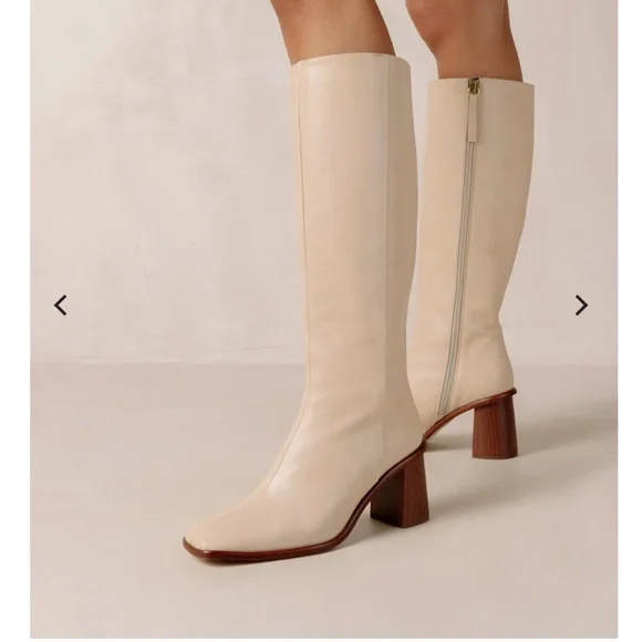 Alohas East Off White boots size 39 - Picture 2 of 9